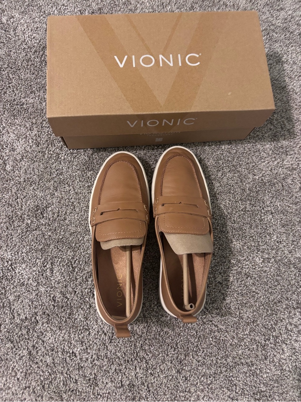 Vionic Women's Tan Leather Penny Loafers